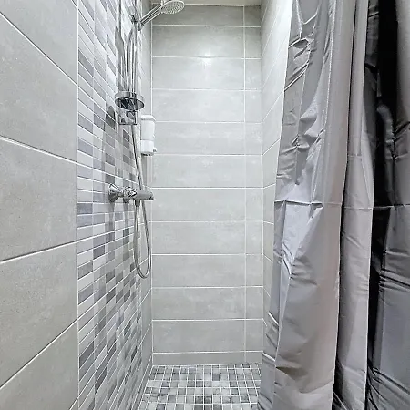 Daire Lumineux En Rez-de-chaussee Vers Chu *