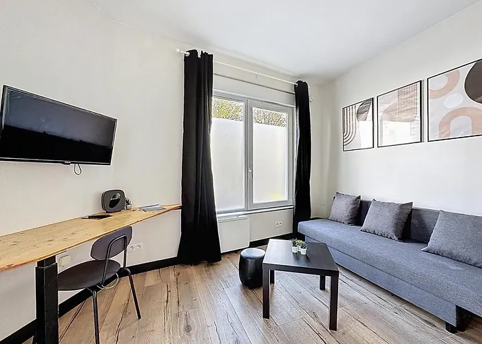 Lumineux En Rez-de-chaussee Vers Chu *